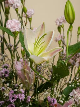 Basket bouquet small thumbnail 2