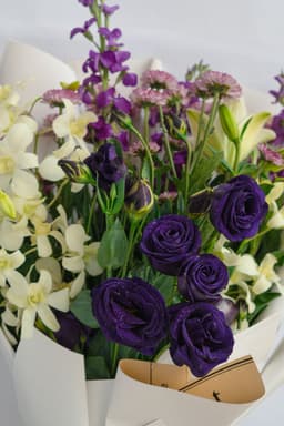 Purple rose boquet thumbnail 2