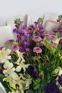 Purple rose boquet thumbnail 4