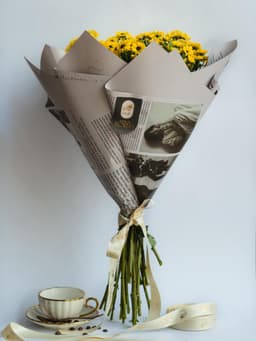 Yellow Daisy boquet thumbnail 4