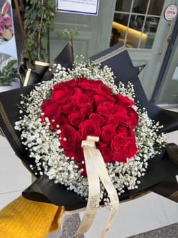 50 roses bouquet  thumbnail 2