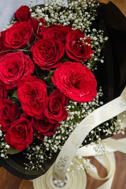 20 roses bouquet thumbnail 2