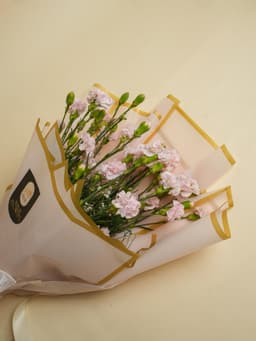 Pink spray canations boquet thumbnail 3