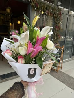 Pink and white lilies bouquet thumbnail 3