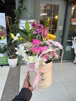 Pink rose round box bouquet thumbnail 3