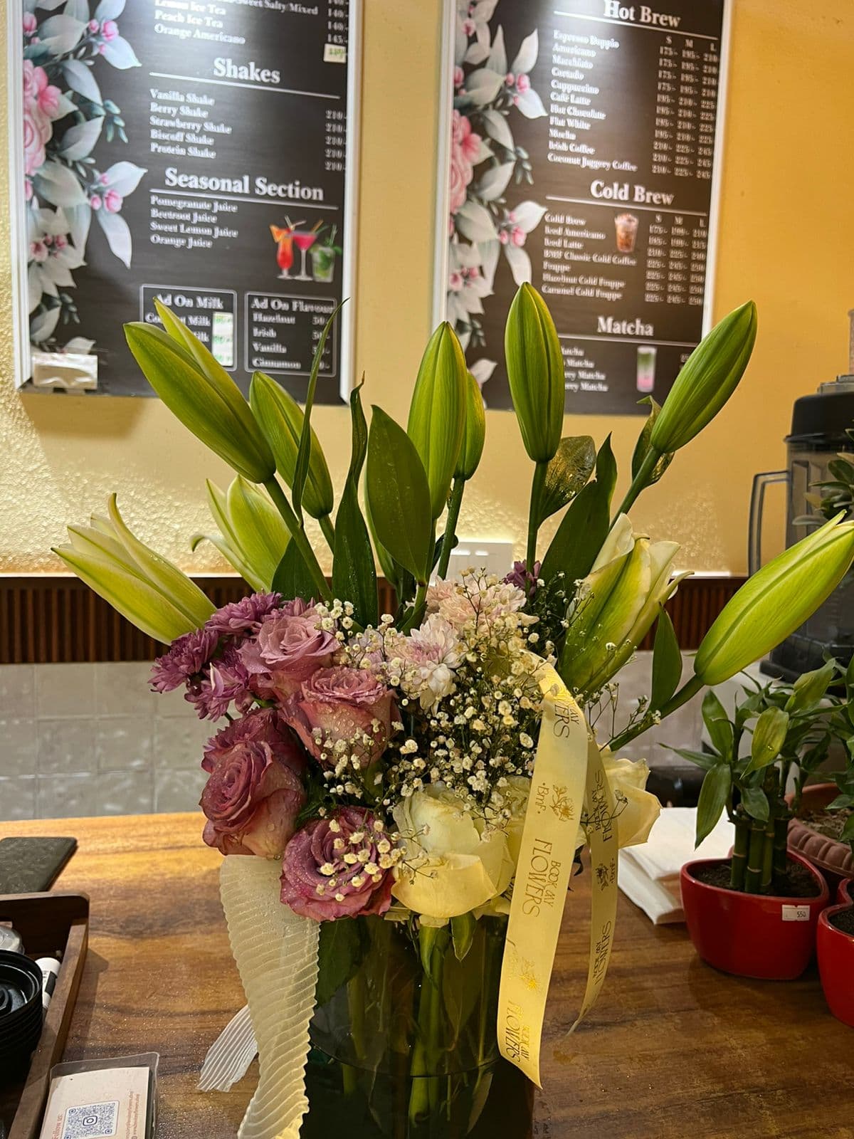 Rose in flower vase bouquet