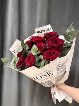 10 rose bouquet thumbnail 1