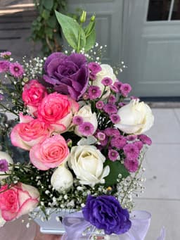 White box bouquet thumbnail 2