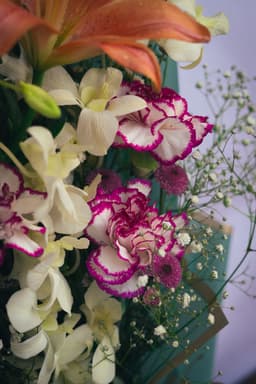 Mix flower bouquet thumbnail 4