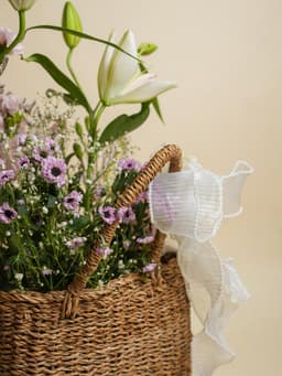 Basket bouquet small thumbnail 3